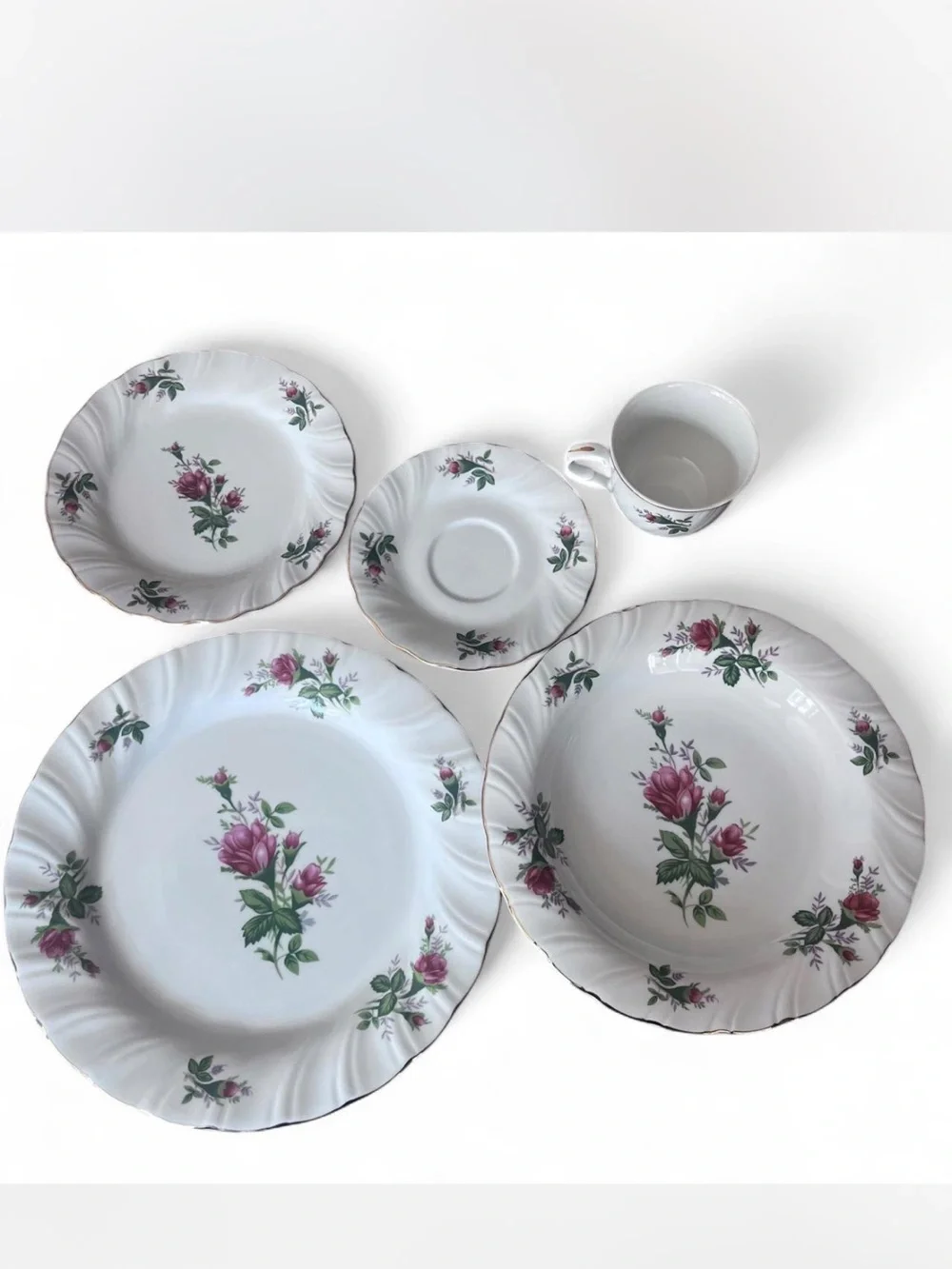 Vintage Lynns Noble Victorian Rose 5 piece place setting in good condition!
